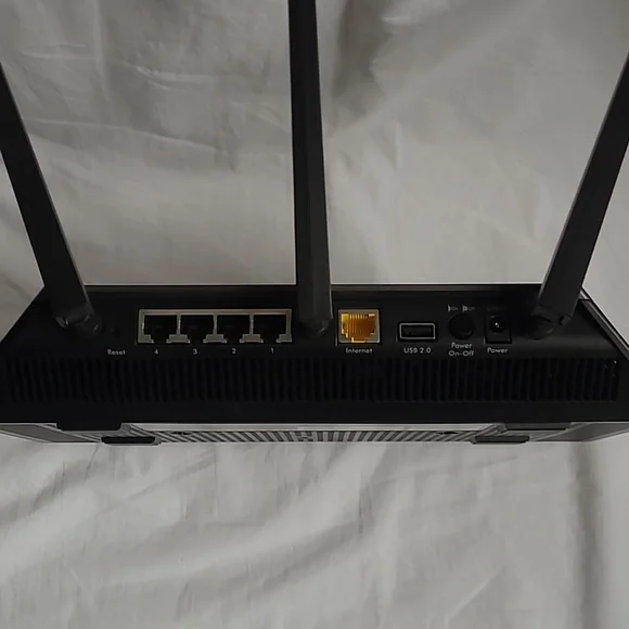 Netgear Nighthawk AC2300 Smart WiFi Router (Model #R7000P) - Picture 10 of 12